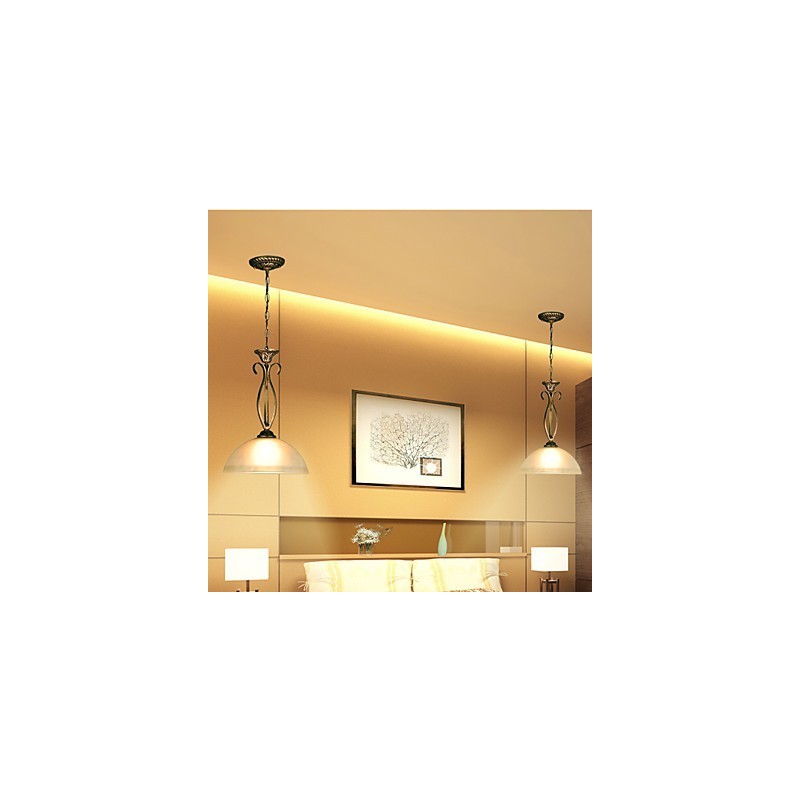 Lampe de table rurale du Nord : une lampe en verre à tête unique contemporaine et aux idées contractées