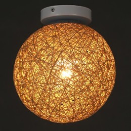 La canne compose une boule de chanvre créative et absorbe la lumière du dôme
