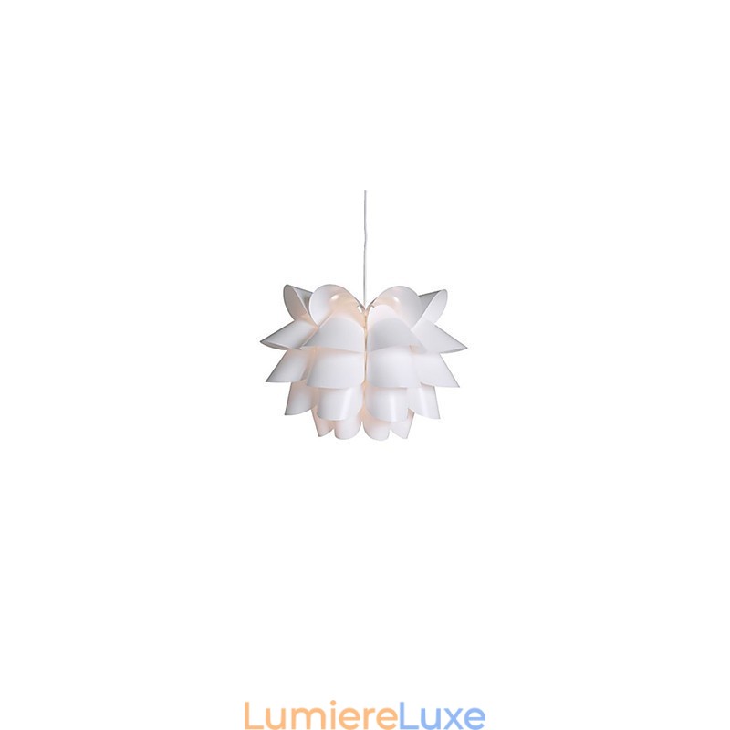 Lampe suspendue Lotus blanche contemporaine et minimaliste de Nordic Idea