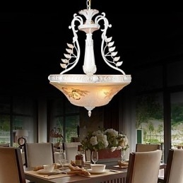 Suspension blanche à trois lumières avec abat-jour en verre doré à la main, style rétro européen classique