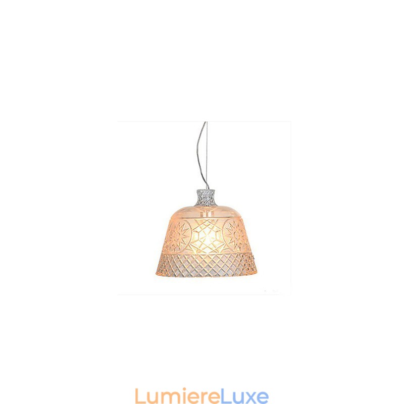Le lustre avec pendentif en verre sculpté d'art décoratif