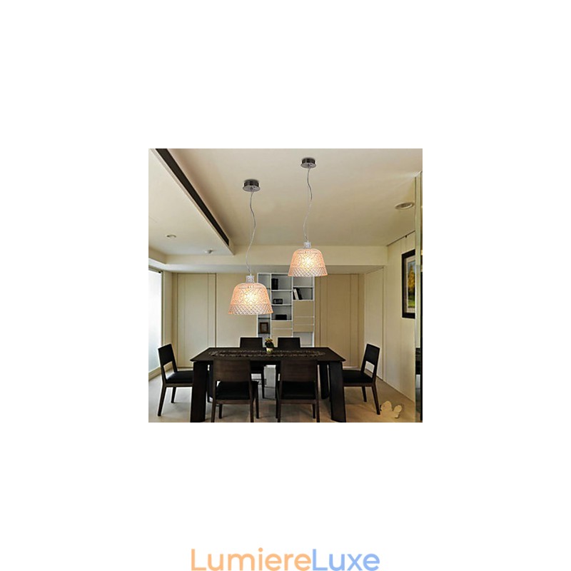 Le lustre avec pendentif en verre sculpté d'art décoratif