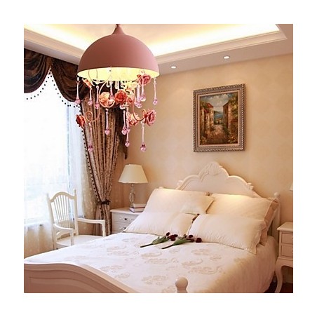 Une petite lampe lustre rose de jardin de roses Iron Princess Une petite lampe lustre rose de jardin de roses Iron Princess