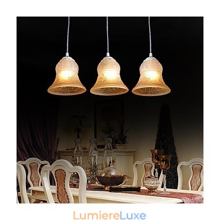 Suspension blanche à trois lumières avec abat-jour en verre doré à la main, style rétro européen classique Suspension blanche à trois lumières avec abat-jour en verre doré à la main, style rétro européen classique