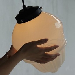 Coucou en verre crème rétro américain