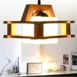Lampe en bois massif