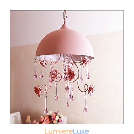 Une petite lampe lustre rose de jardin de roses Iron Princess Une petite lampe lustre rose de jardin de roses Iron Princess