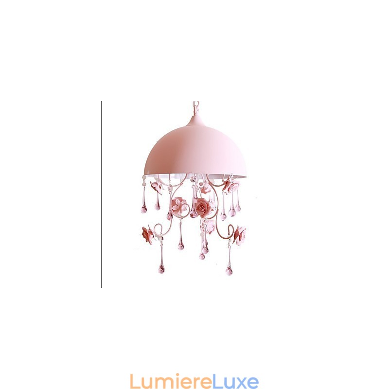 Une petite lampe lustre rose de jardin de roses Iron Princess