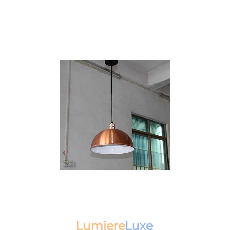 Un lustre en fer rétro unique