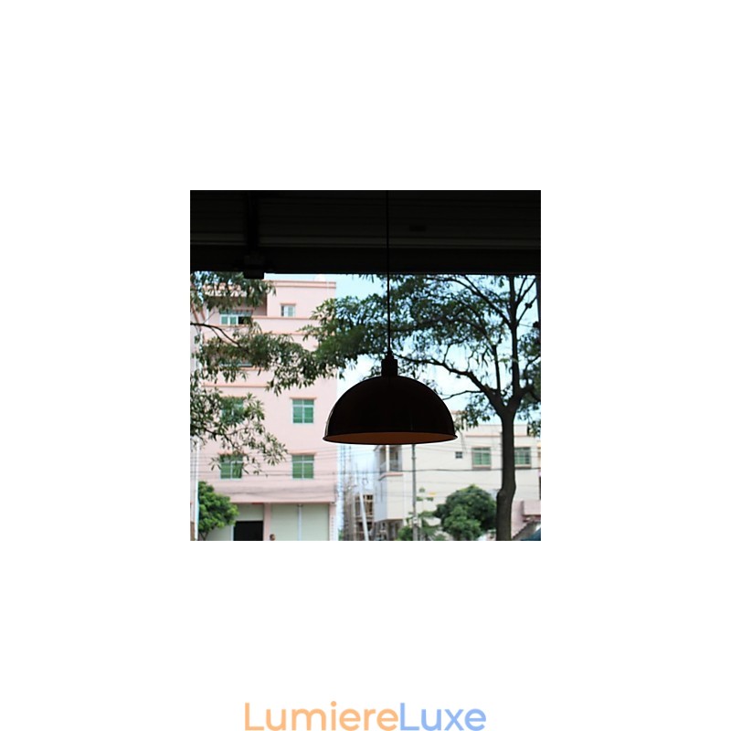 Un lustre en fer rétro unique