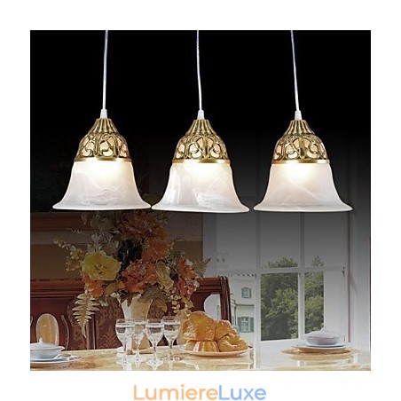 Suspension en bronze à trois lumières en verre moiré, style européen classique Suspension en bronze à trois lumières en verre moiré, style européen classique