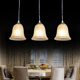 Suspension en bronze à trois lumières, abat-jour en verre, style rétro européen classique