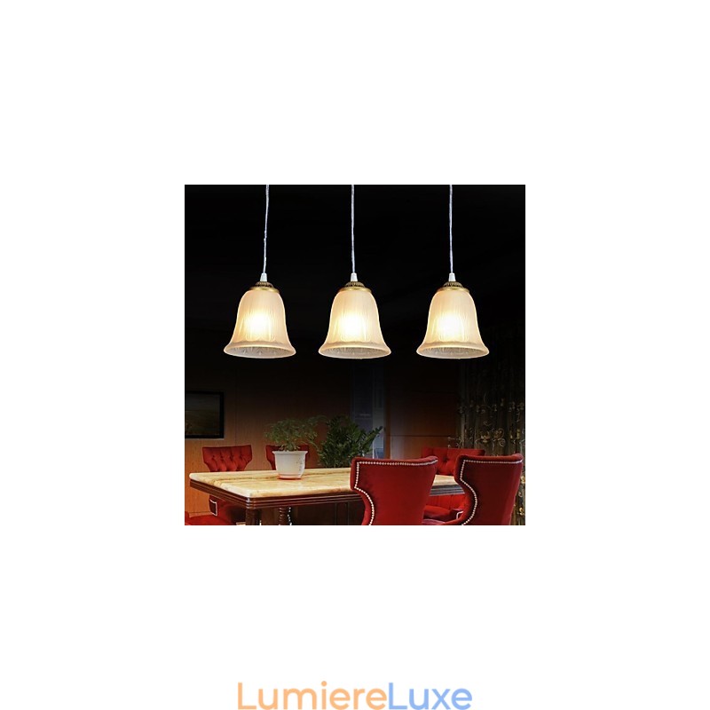 Suspension en bronze à trois lumières, abat-jour en verre, style rétro européen classique