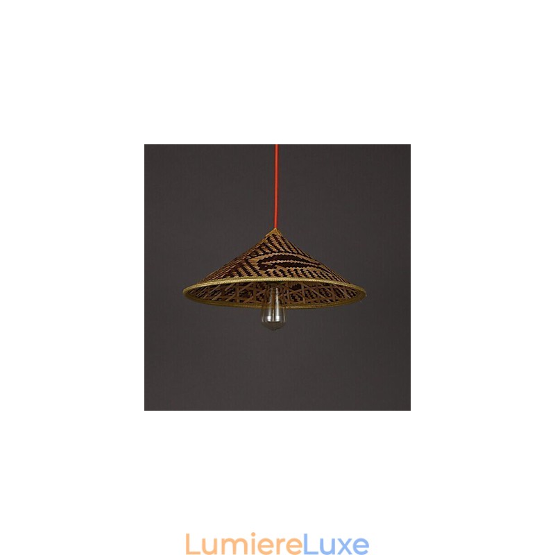 Lustre en bambou avec chapeau, lampe, poisson, gens, chapeaux