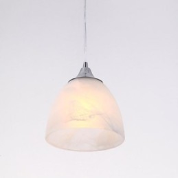 Suspension moderne à trois lumières avec auvent oblong en forme de coupe à vin