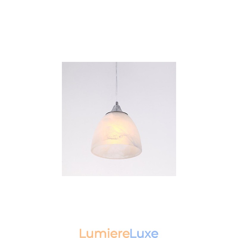 Suspension moderne à trois lumières avec auvent oblong en forme de coupe à vin