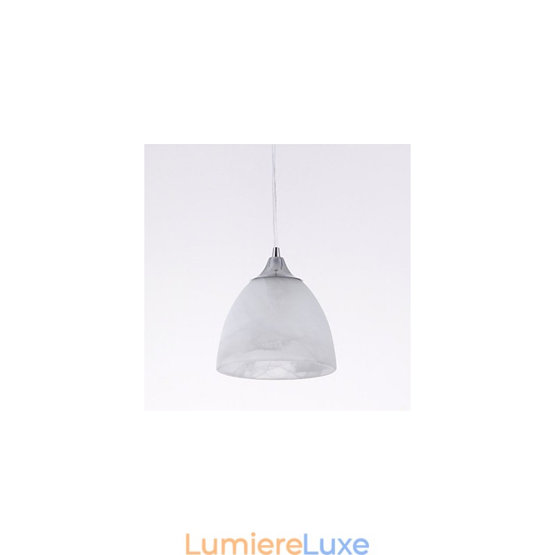 Suspension moderne à trois lumières avec auvent oblong en forme de coupe à vin