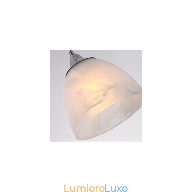 Suspension moderne à trois lumières avec auvent oblong en forme de coupe à vin