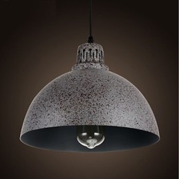 Suspension vintage en métal à pois avec une lumière
