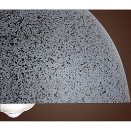 Suspension vintage en métal à pois avec une lumière