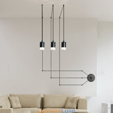Pour suspension noire à 3 lumières avec abat-jour en verre Pour suspension noire à 3 lumières avec abat-jour en verre