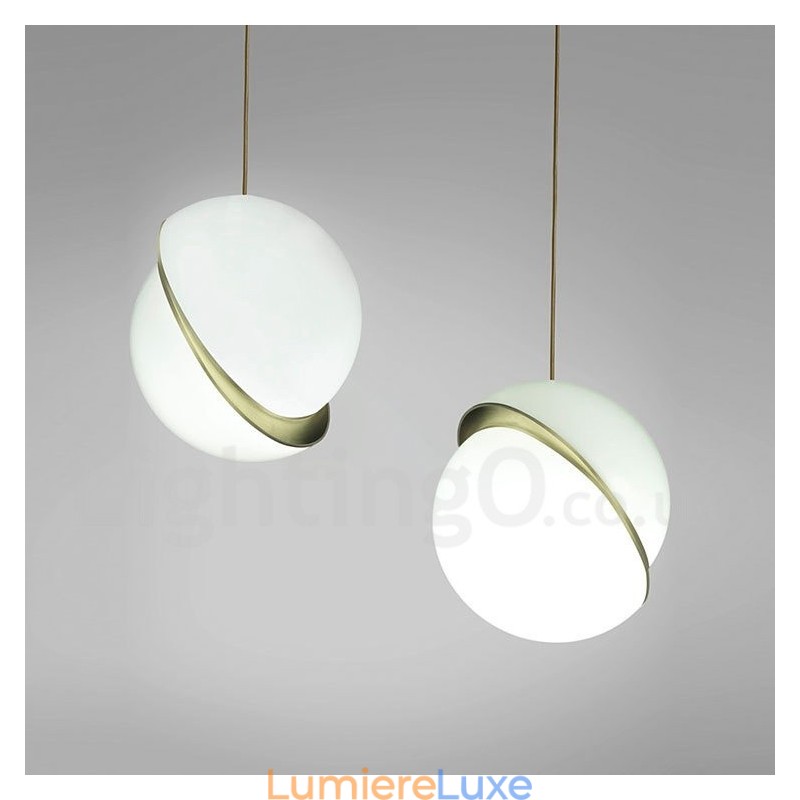 Suspension contemporaine moderne en cuivre avec abat-jour en verre