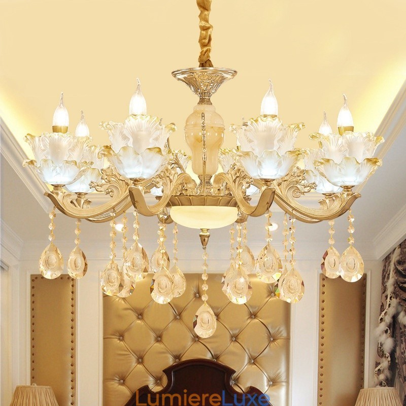 Lustre classique traditionnel en métal intégré à 8 lumières