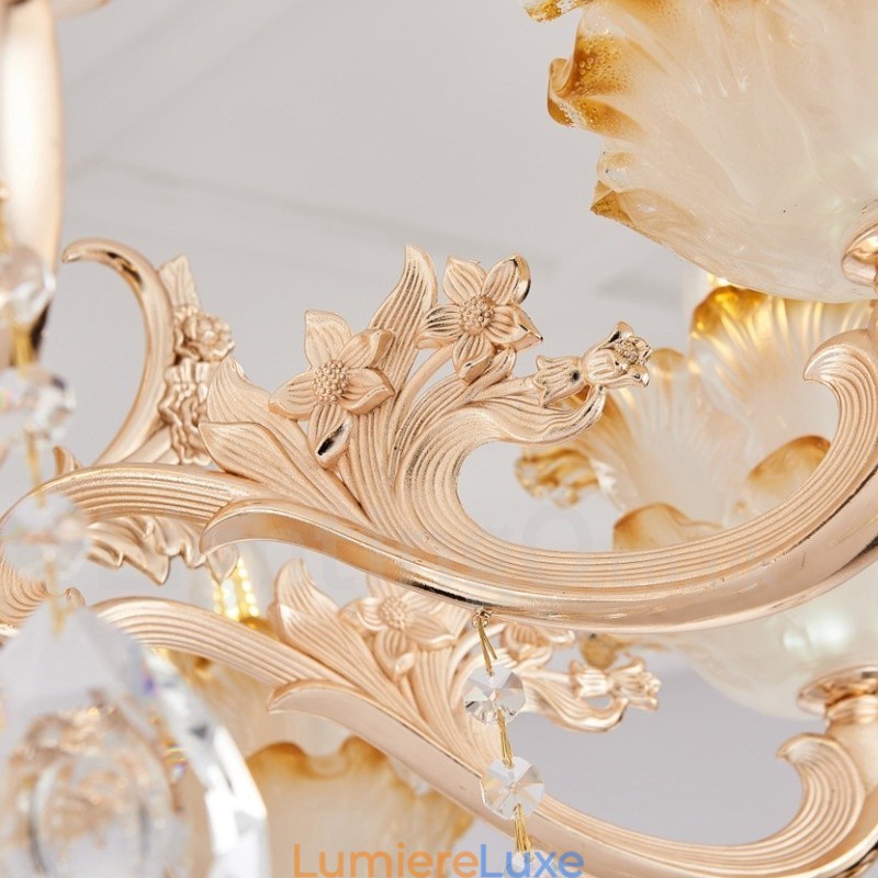 Lustre classique traditionnel en métal intégré à 8 lumières