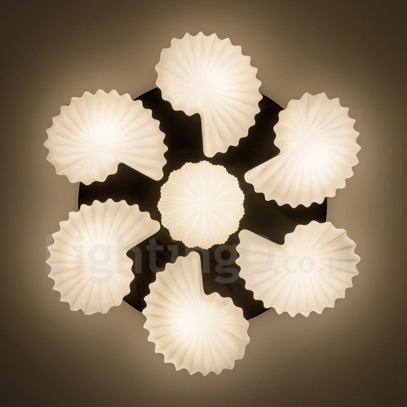 Lustre intégré classique traditionnel à 7 lumières avec abat-jour en verre