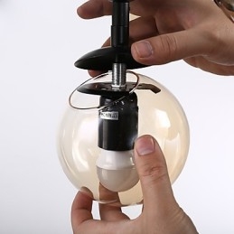 Lampe suspendue en verre métallique à quatre lumières de style européen moderne Modo pour le hall d'entrée, lampe de lustre industrielle décorative
