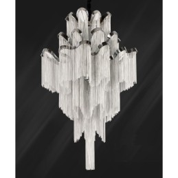 Lustre design en aluminium Stream, luminaire suspendu argenté, escalier en colimaçon