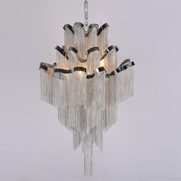 Lustre design en aluminium Stream, luminaire suspendu argenté, escalier en colimaçon