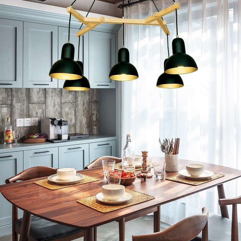 Suspension contemporaine moderne en bois à 5 lumières avec abat-jour en fer