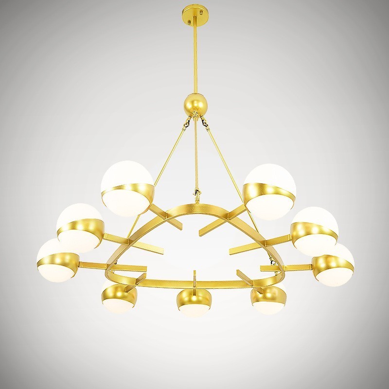 Plafonnier moderne contemporain à 9 lumières de style nordique, lustre en cuivre plaqué avec abat-jour en verre boule doré et blanc