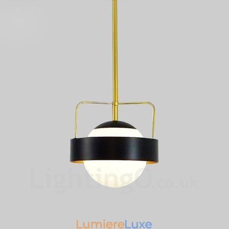 Plafonnier contemporain moderne à 1 lumière, finition cuivre, avec abat-jour en verre blanc et noir. Plafonnier contemporain moderne à 1 lumière, finition cuivre, avec abat-jour en verre blanc et noir.