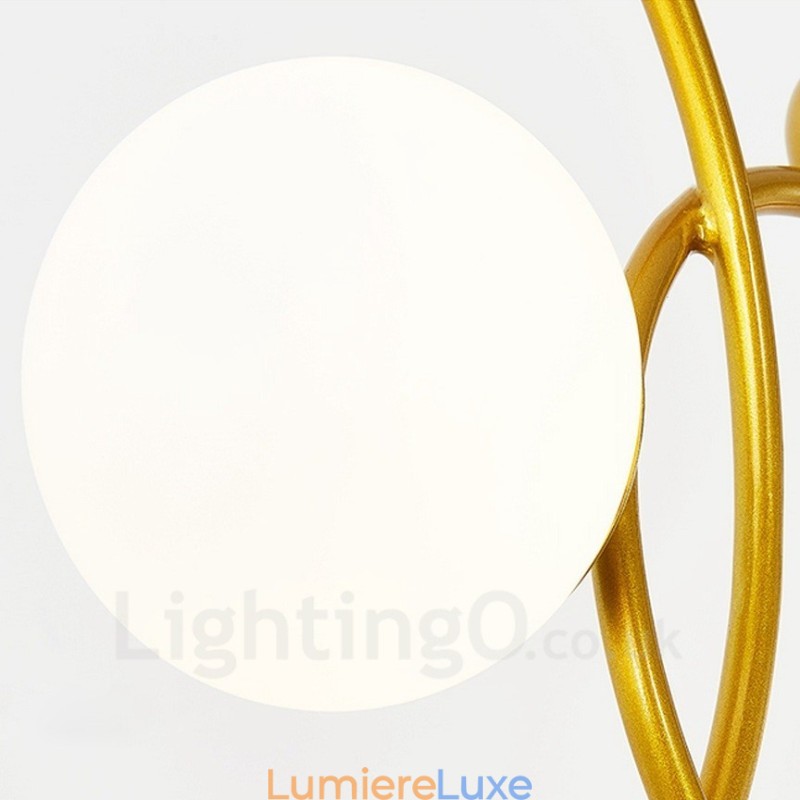 Plafonnier contemporain moderne à 3 lampes, plaqué cuivre, avec abat-jour en verre blanc