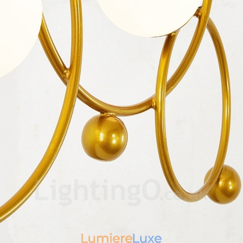 Plafonnier contemporain moderne à 3 lampes, plaqué cuivre, avec abat-jour en verre blanc