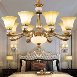 Lustre traditionnel de luxe à 8 lumières en alliage de zinc avec abat-jour en verre