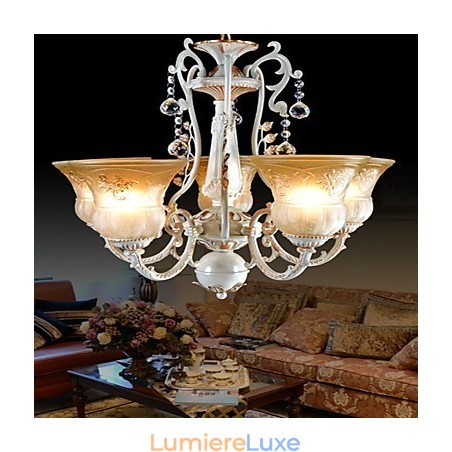 Lustre blanc à cinq lumières avec abat-jour en verre doré à la main, style rétro européen classique Lustre blanc à cinq lumières avec abat-jour en verre doré à la main, style rétro européen classique