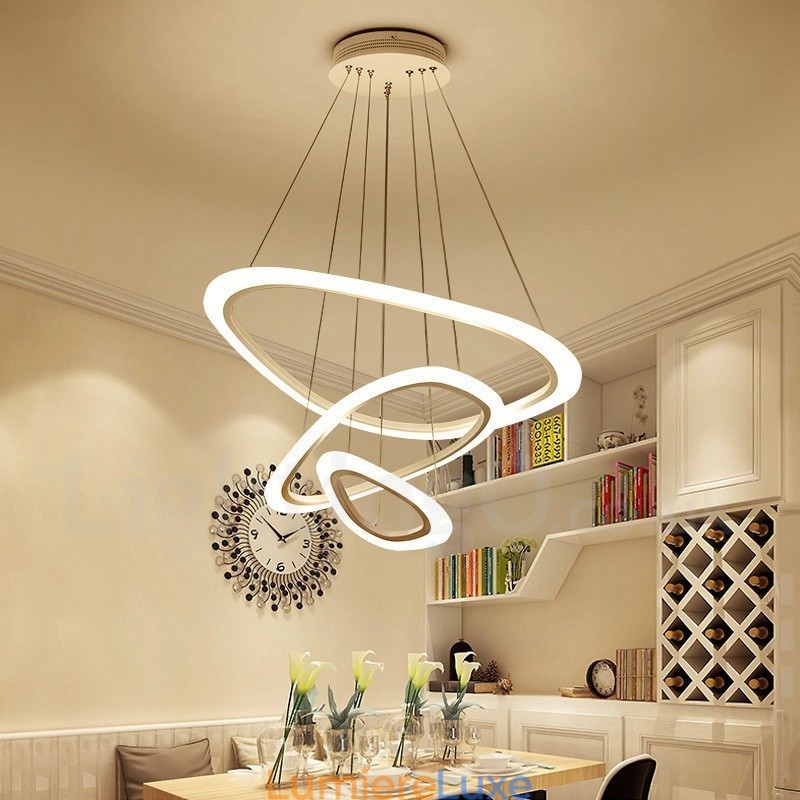 Suspension contemporaine moderne à 3 lampes en alliage d'aluminium avec abat-jour en acrylique et variateur d'intensité avec télécommande