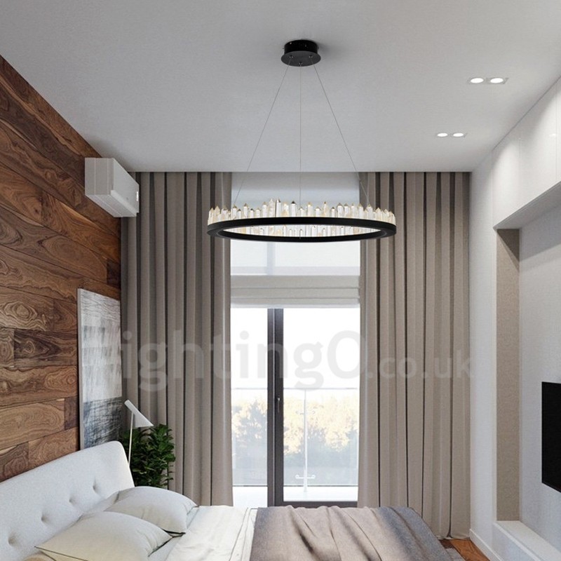Suspension en cristal au design circulaire exquis et tendance
