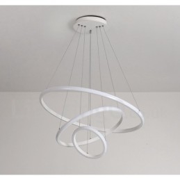 Suspension lumineuse à intensité variable avec télécommande et anneaux au design moderne