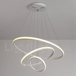 Suspension lumineuse à intensité variable avec télécommande et anneaux au design moderne