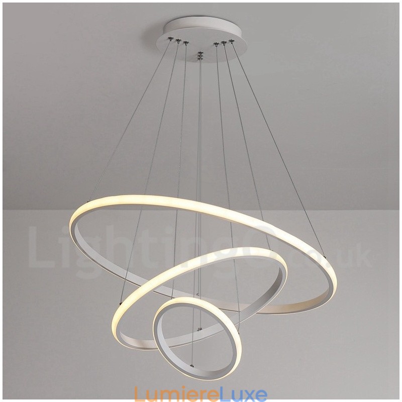 Suspension lumineuse à intensité variable avec télécommande et anneaux au design moderne