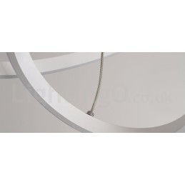 Suspension lumineuse à intensité variable avec télécommande et anneaux au design moderne