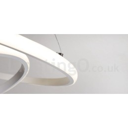Suspension lumineuse à intensité variable avec télécommande et anneaux au design moderne