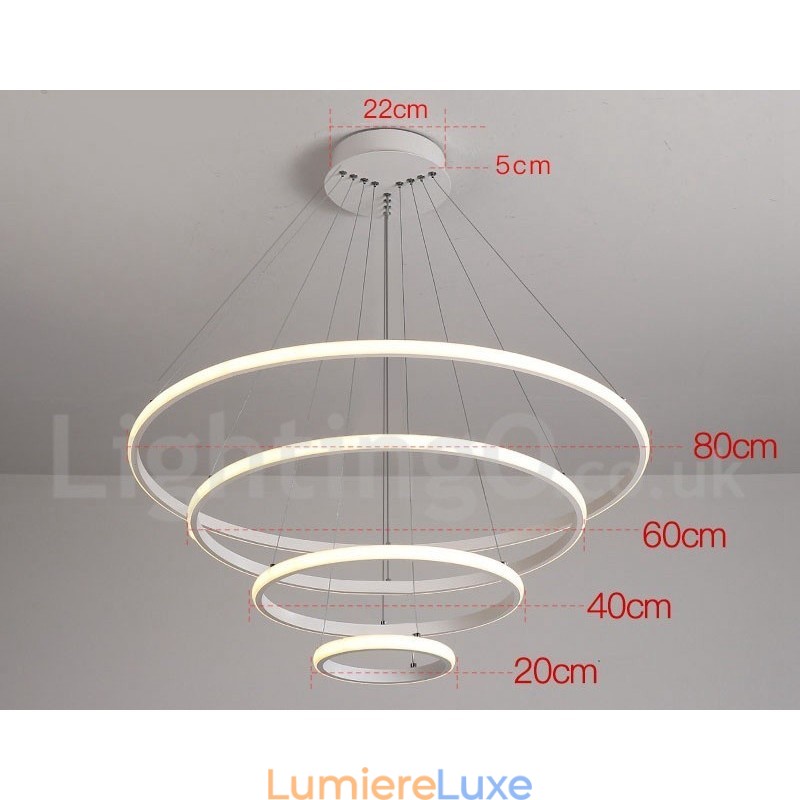Suspension lumineuse à intensité variable avec télécommande et anneaux au design moderne