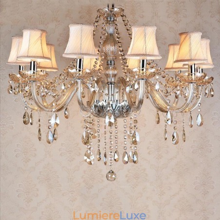 Lustre en cristal K9 de grande taille avec abat-jour couleur cognac Lustre en cristal K9 de grande taille avec abat-jour couleur cognac