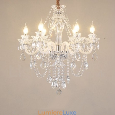 Lustre bougie en cristal transparent à 6 lumières, design spécial avec bras blancs Lustre bougie en cristal transparent à 6 lumières, design spécial avec bras blancs