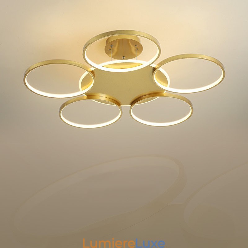 Lustre circulaire doré moderne et contemporain de style nordique avec télécommande, peut également être utilisé comme applique murale.
